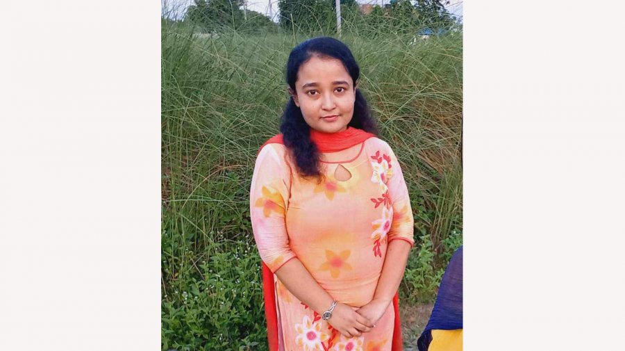 বেনাপোল এক্সপ্রেসের যাত্রী চন্দ্রিমাকে খুঁজে পাচ্ছে না পরিবার